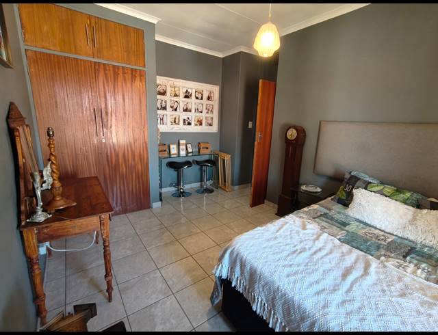 2 BEDROOM APARTMENT TO LET IN THREE RIVERS